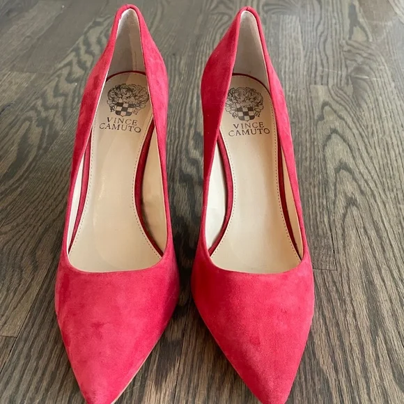 Vince camuto deals suede pumps